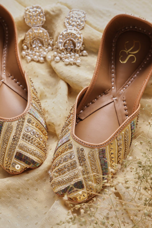 Royal Dust - Label Shona Rohatgi Garg
